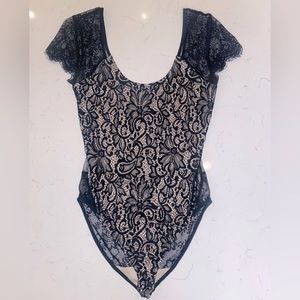 Express Lace Bodysuit, size small